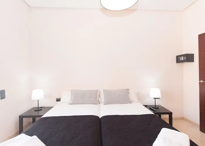 Bet Apartments - Canovas Rooms